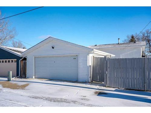 6163 Penworth Road Se, Calgary, AB - Outdoor