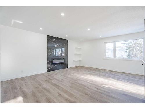 6163 Penworth Road Se, Calgary, AB - Indoor