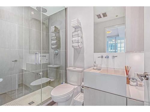 516-615 6 Avenue Se, Calgary, AB - Indoor Photo Showing Bathroom