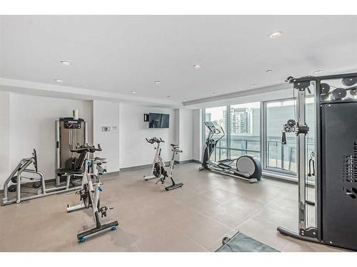 516-615 6 Avenue Se, Calgary, AB - Indoor Photo Showing Gym Room