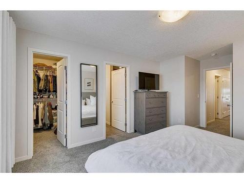 132 Wolf Creek Manor Se, Calgary, AB - Indoor Photo Showing Bedroom