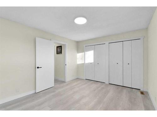 5519 1 Avenue Se, Calgary, AB - Indoor Photo Showing Other Room