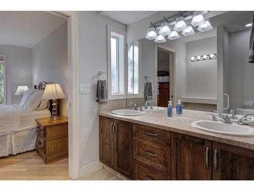 355 New Brighton Place Se, Calgary, AB - Indoor Photo Showing Bathroom