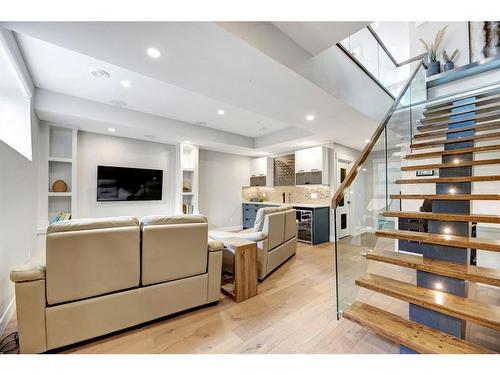 2334 24 Avenue Sw, Calgary, AB - Indoor Photo Showing Kitchen