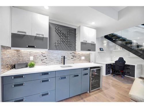 2334 24 Avenue Sw, Calgary, AB - Indoor Photo Showing Kitchen