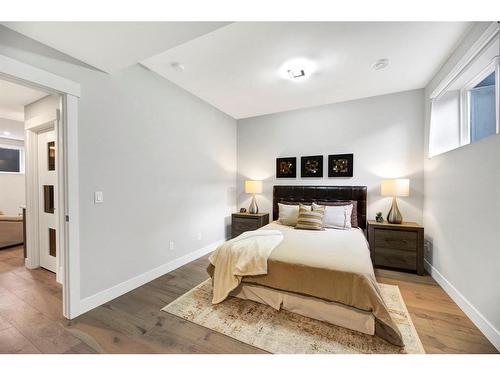 2334 24 Avenue Sw, Calgary, AB - Indoor Photo Showing Bedroom