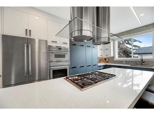 2334 24 Avenue Sw, Calgary, AB - Indoor Photo Showing Kitchen