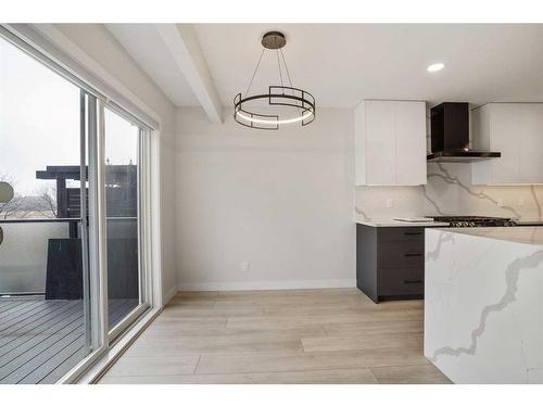 276 Royal Birch Circle Nw, Calgary, AB - Indoor Photo Showing Kitchen