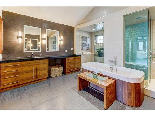 738 Crescent Road Nw, Calgary, AB - Indoor Photo Showing Bathroom