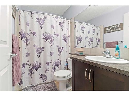 1712 High Park Boulevard Nw, High River, AB - Indoor Photo Showing Bathroom