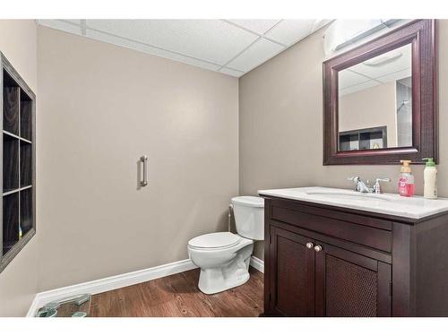 1712 High Park Boulevard Nw, High River, AB - Indoor Photo Showing Bathroom