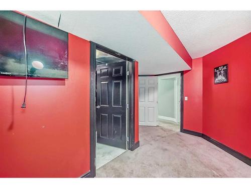 137 Coville Close Ne, Calgary, AB - Indoor