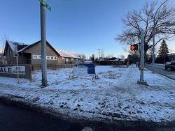 1302 Edmonton Trail NE Calgary, AB T2E 3K7