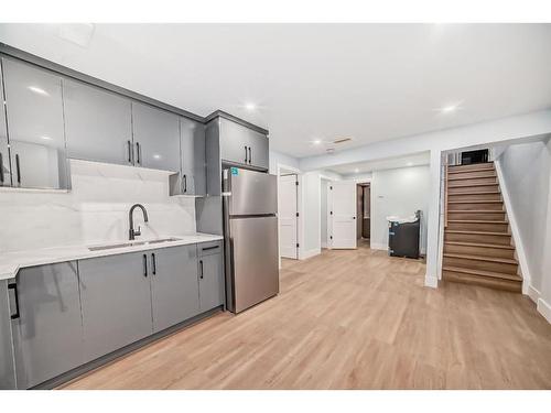 8 Sage Valley Close Nw, Calgary, AB - Indoor Photo Showing Kitchen