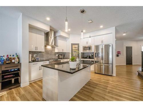 41 Evansfield Manor Nw, Calgary, AB - Indoor Photo Showing Kitchen With Stainless Steel Kitchen With Upgraded Kitchen