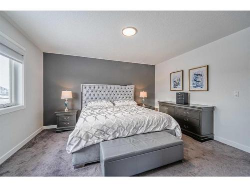 41 Evansfield Manor Nw, Calgary, AB - Indoor Photo Showing Bedroom