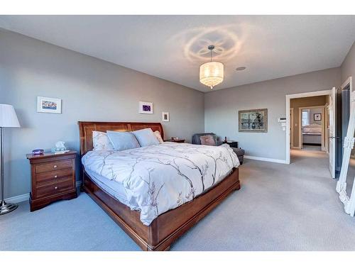 2019 32 Avenue Sw, Calgary, AB - Indoor Photo Showing Bedroom