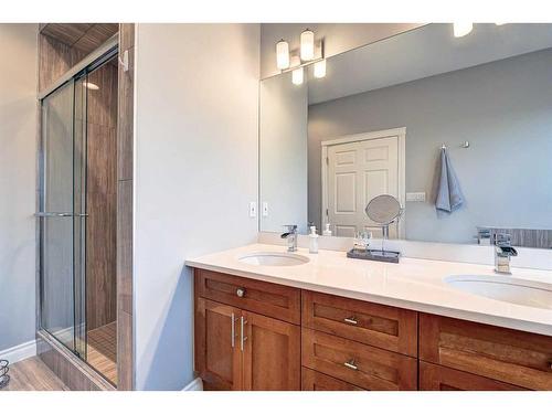 2019 32 Avenue Sw, Calgary, AB - Indoor Photo Showing Bathroom