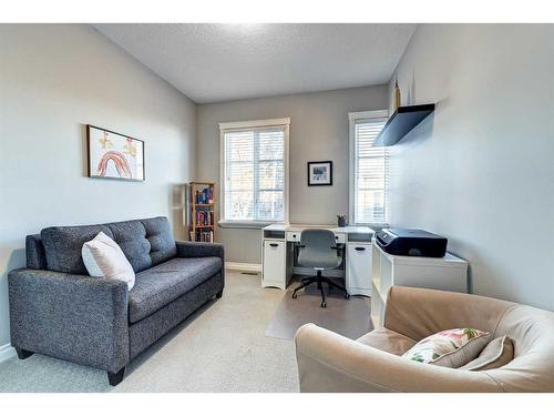 2019 32 Avenue Sw, Calgary, AB - Indoor Photo Showing Living Room