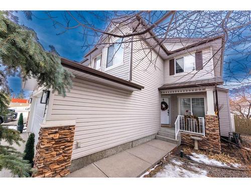 215 Chapalina Place Se, Calgary, AB - Outdoor