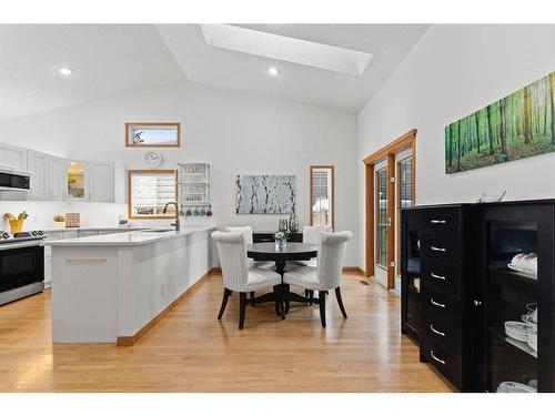 37 Sandstone Ridge Crescent, Okotoks, AB - Indoor Photo Showing Kitchen