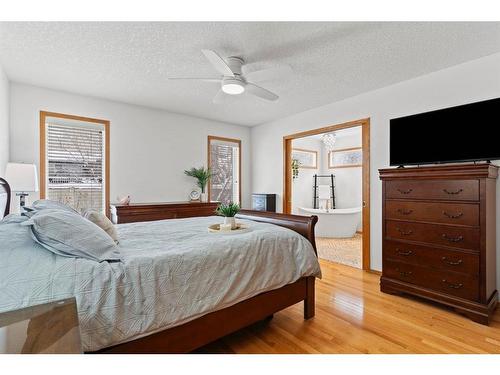 37 Sandstone Ridge Crescent, Okotoks, AB - Indoor Photo Showing Bedroom