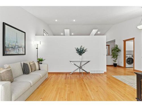 37 Sandstone Ridge Crescent, Okotoks, AB - Indoor Photo Showing Living Room