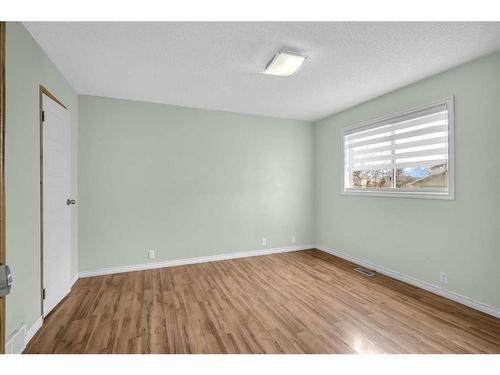 262 Martinwood Place Ne, Calgary, AB - Indoor Photo Showing Other Room