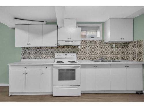 262 Martinwood Place Ne, Calgary, AB - Indoor Photo Showing Kitchen