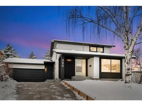 220 Queen Anne Place Se, Calgary, AB - Outdoor