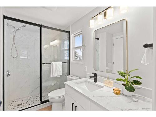 220 Queen Anne Place Se, Calgary, AB - Indoor Photo Showing Bathroom