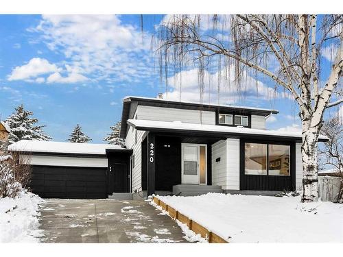 220 Queen Anne Place Se, Calgary, AB - Outdoor