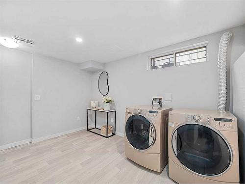 7119 Huntercrest Road Nw, Calgary, AB - Indoor Photo Showing Laundry Room