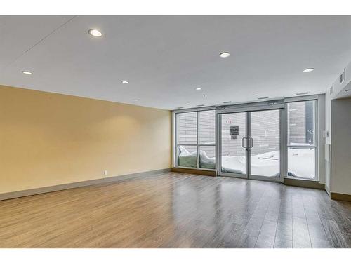 901-550 Riverfront Avenue Se, Calgary, AB - Indoor Photo Showing Other Room