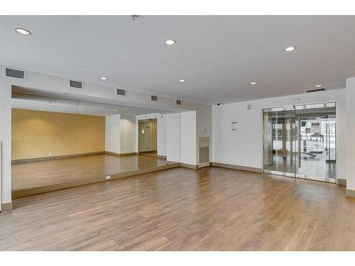 901-550 Riverfront Avenue Se, Calgary, AB - Indoor