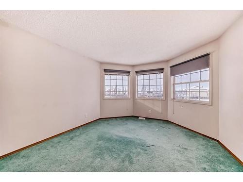 7 Wilson Road Ne, Langdon, AB - Indoor Photo Showing Other Room