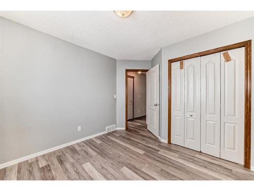 7 Wilson Road Ne, Langdon, AB - Indoor Photo Showing Other Room