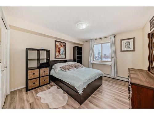 1215-16969 24 Street Sw, Calgary, AB - Indoor Photo Showing Bedroom