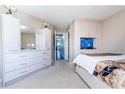 23 Saddlemont Way Ne, Calgary, AB - Indoor Photo Showing Bedroom