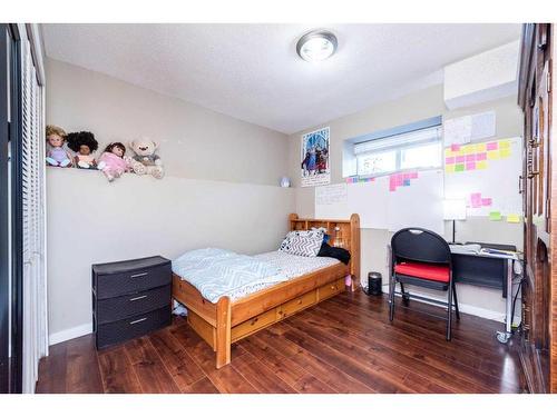 23 Saddlemont Way Ne, Calgary, AB - Indoor Photo Showing Bedroom