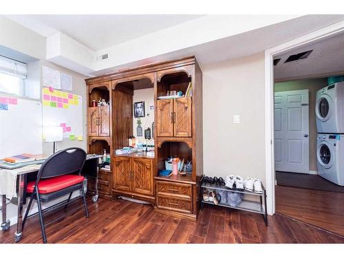 23 Saddlemont Way Ne, Calgary, AB - Indoor Photo Showing Laundry Room