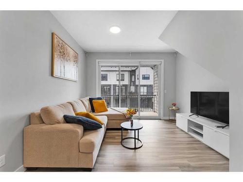 326 Evanscrest Square Nw, Calgary, AB - Indoor Photo Showing Living Room