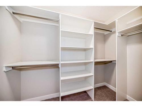 2416 1 Avenue Nw, Calgary, AB - Indoor With Storage