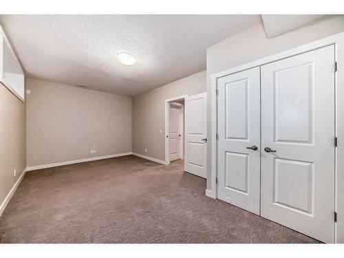 2416 1 Avenue Nw, Calgary, AB - Indoor Photo Showing Other Room