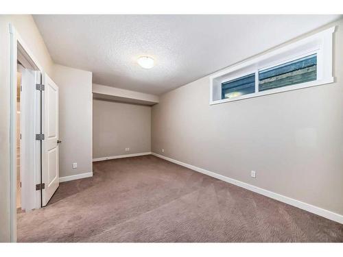 2416 1 Avenue Nw, Calgary, AB - Indoor Photo Showing Other Room