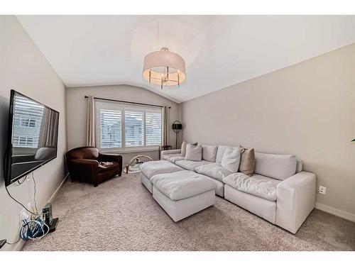 54 Copperpond Heath Se, Calgary, AB - Indoor Photo Showing Living Room