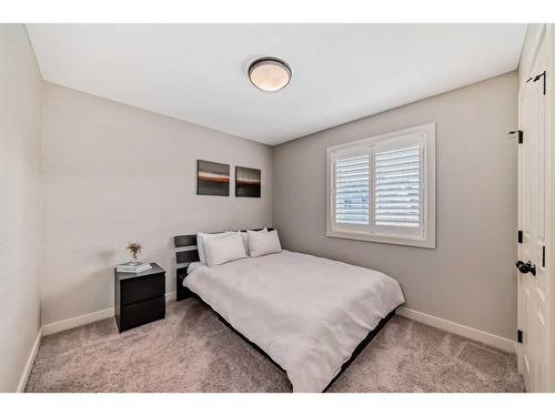 54 Copperpond Heath Se, Calgary, AB - Indoor Photo Showing Bedroom