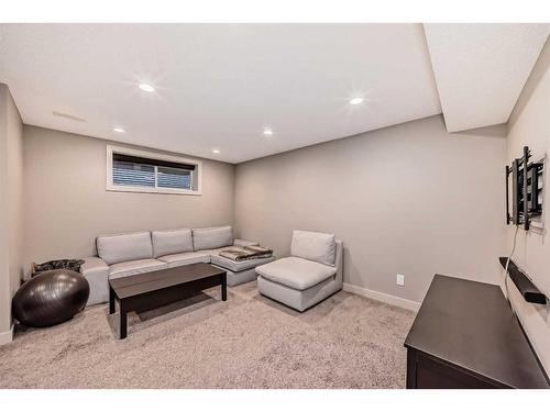 54 Copperpond Heath Se, Calgary, AB - Indoor Photo Showing Other Room