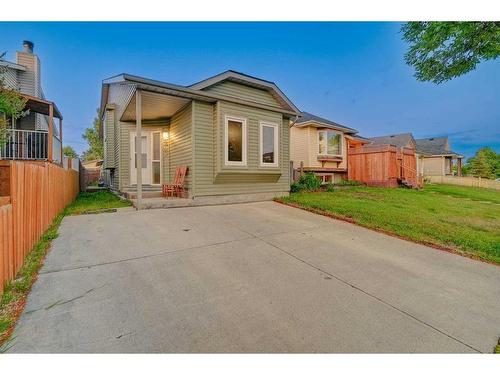 240 Falton Drive Ne, Calgary, AB - Outdoor