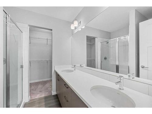 230 South Point Park Sw, Airdrie, AB - Indoor Photo Showing Bathroom